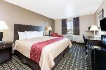 Super 8 By Wyndham Springfield East Hotel Exterior photo